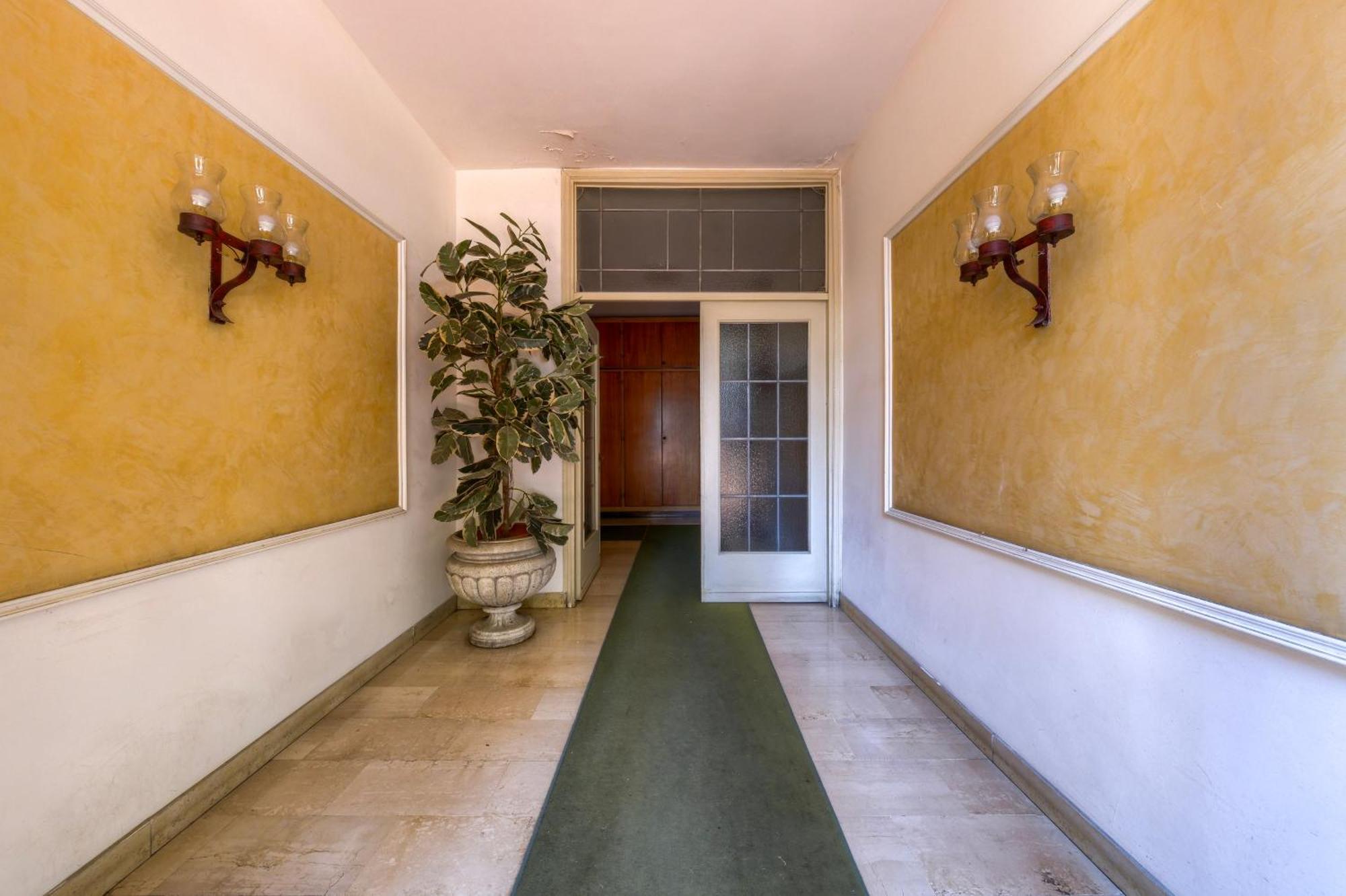 Show Me 2 Bedroom Duomo & Airport Tram